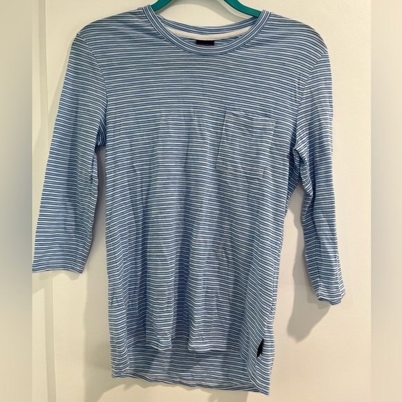 Patagonia 3/4 Sleeve Woman’s Blue Stripe T-Shirt Size XS - Picture 1 of 10